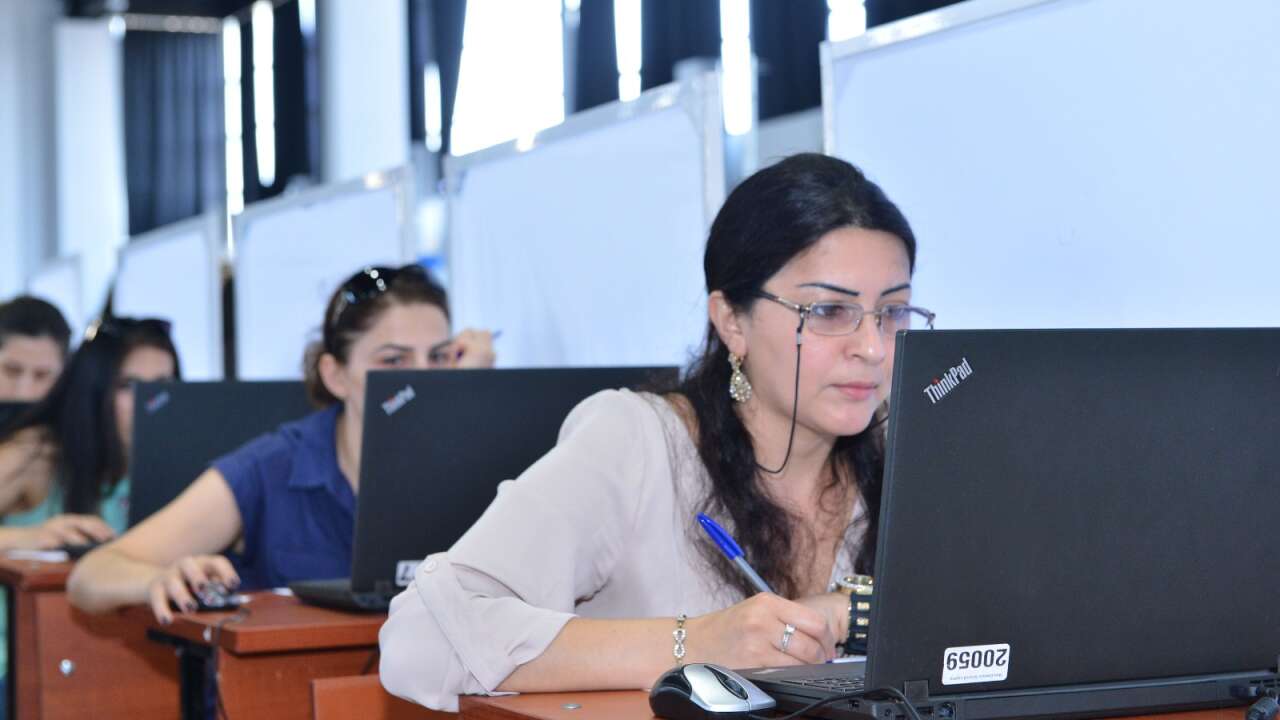 Azerbaycan'da 9 Bin 334 Öğretmen Sınavı Geçemedi! Görevlerine Son Verildi