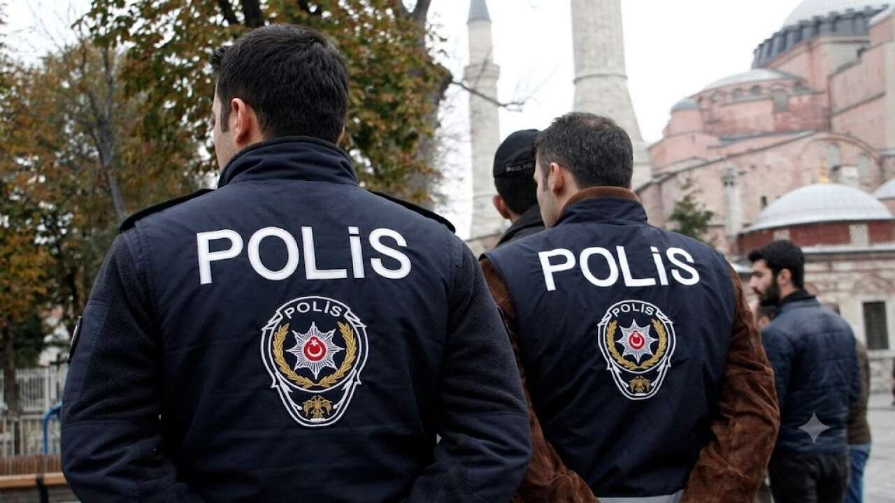 Lise Mezununa Polislikte Yeni Dönem! Başvuru Şartları Değişti