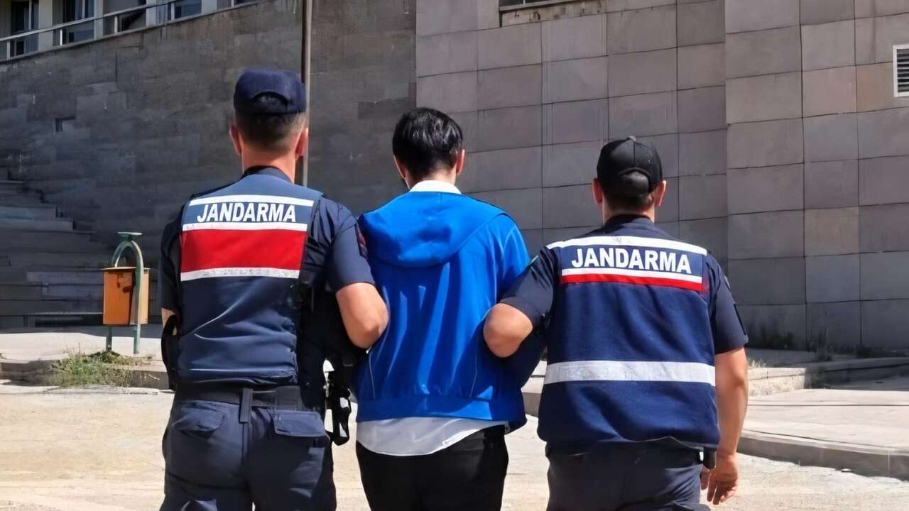 Yozgat'ta Jandarmadan Aranan Şahıslara Geçit Yok! Uyuşturucu Suçundan Aranan Zanlı Yakalandı
