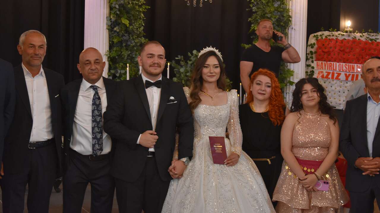 Yozgat'ta Kızıltaş ve Peker Ailelerinin Mutlu Günü!