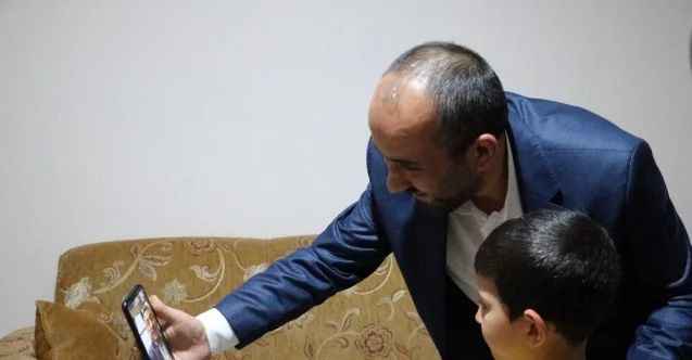Cumhurbaşkanı Yardımcısı Oktay, 7 yaşındaki Burak Mert Baştürk’ü telefonla aradı