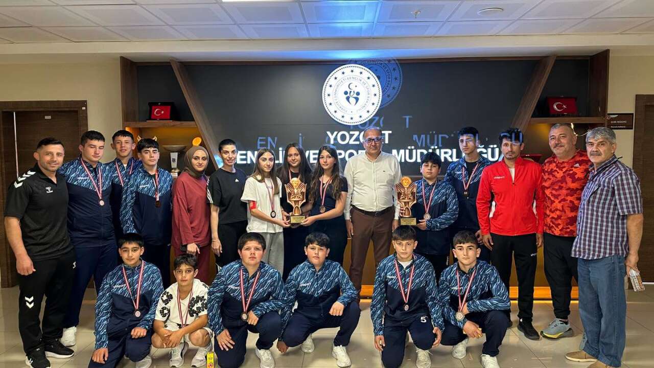 Yozgatlı Sporculardan Türkiye Derecesi! İl Müdürü Hopur Başarılarını Kutladı