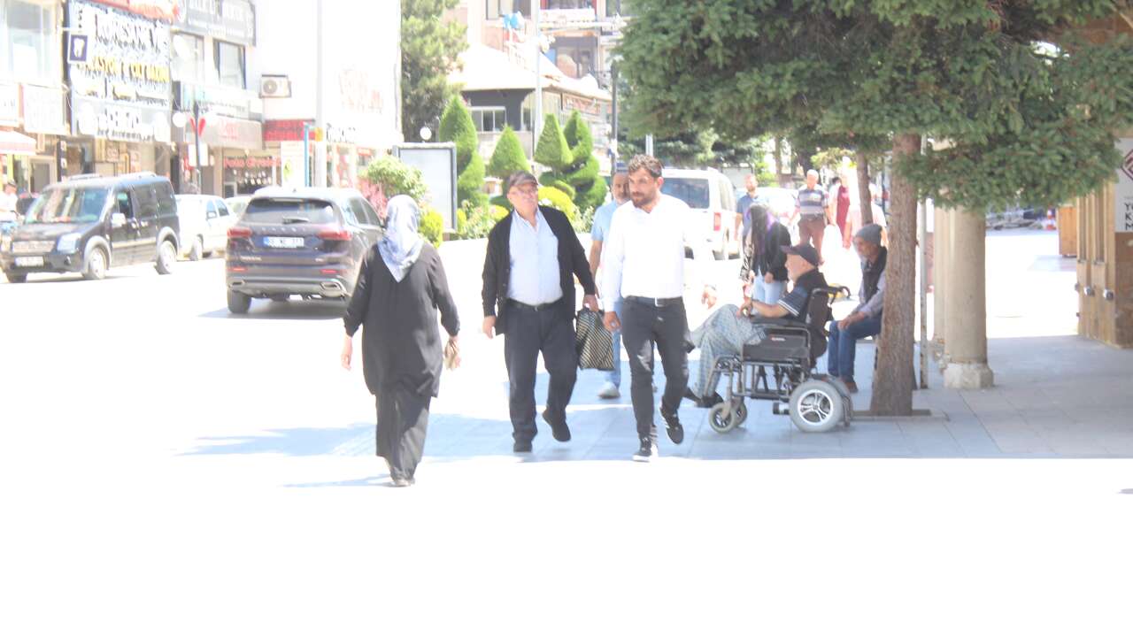 CHP Yozgat'ta Görev Değişikliği Sokakta Gündem Oldu: Vatandaşlar Ne Dedi?