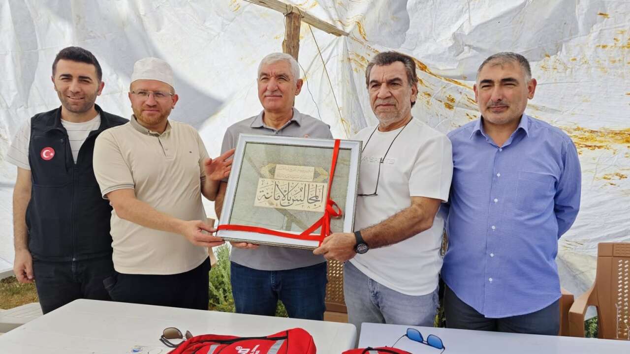 Yozgat'ta Yürekleri Isıtan Buluşma! AFAD Ekipleri Minik Aybüke'yi ve Ailesini Ziyaret Etti