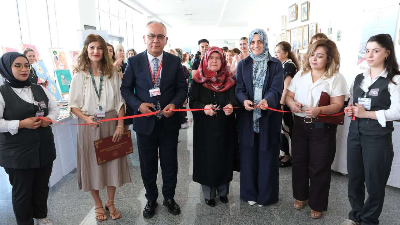 Ankara Bilkent Şehir Hastanesi'nde Moral Sanat Atölyeleri Sergisi Yoğun İlgi Gördü