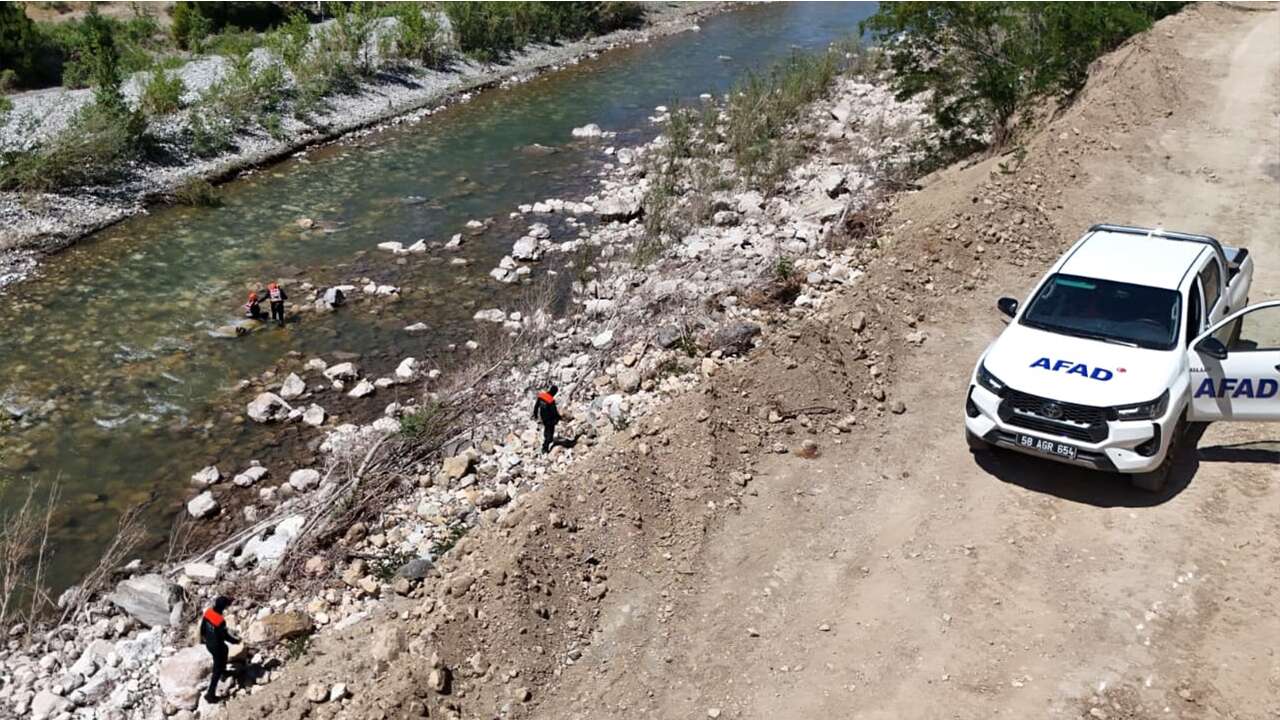 Yozgat’tan kadavra köpeği de gitti: Genç kızı ırmakta arıyorlar!