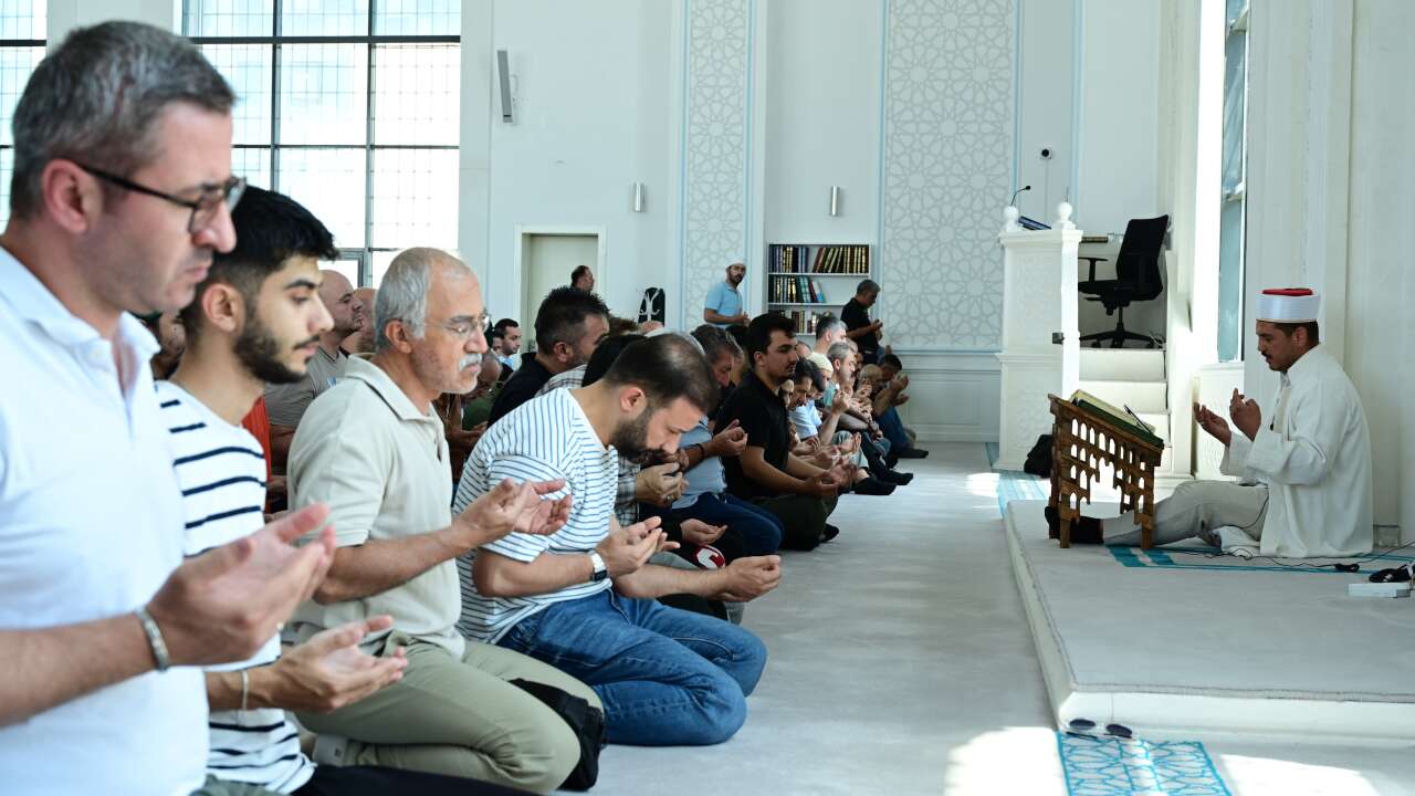 OSTİM'de Şehitler ve Ahirete İntikal Eden Sanayiciler İçin Mevlit Programı Düzenlendi
