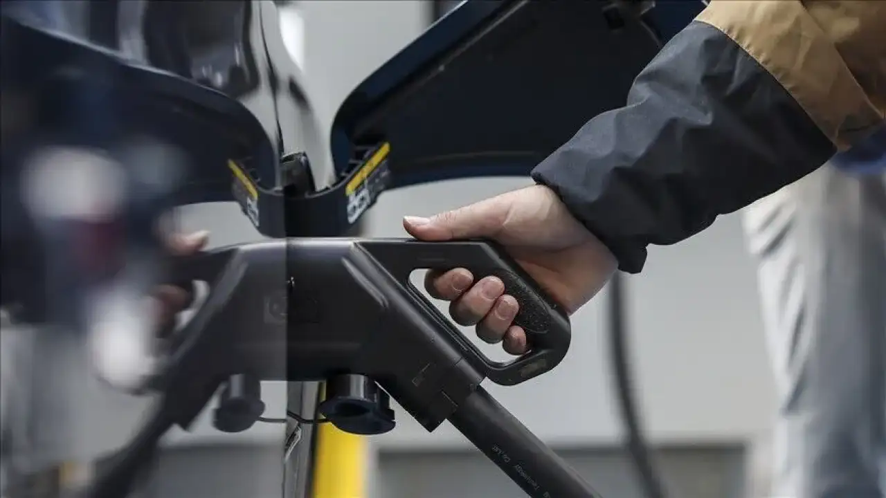 Türkiye'de Otomobil Tercihi Değişiyor! Dizel ve LPG Gerilerken Hibrit ile Elektrikli Yükselişte