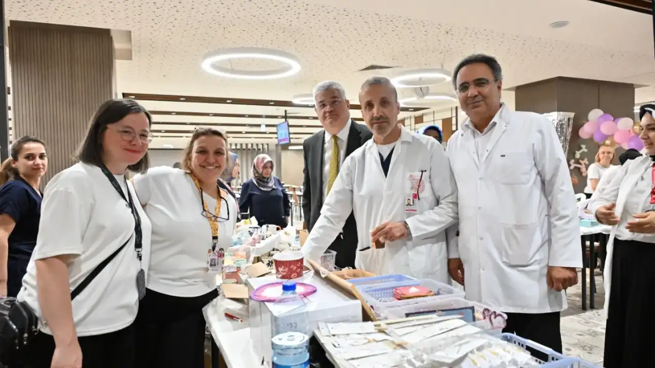 Etlik Şehir Hastanesi’nde Çocuklar İçin Renkli Kermes