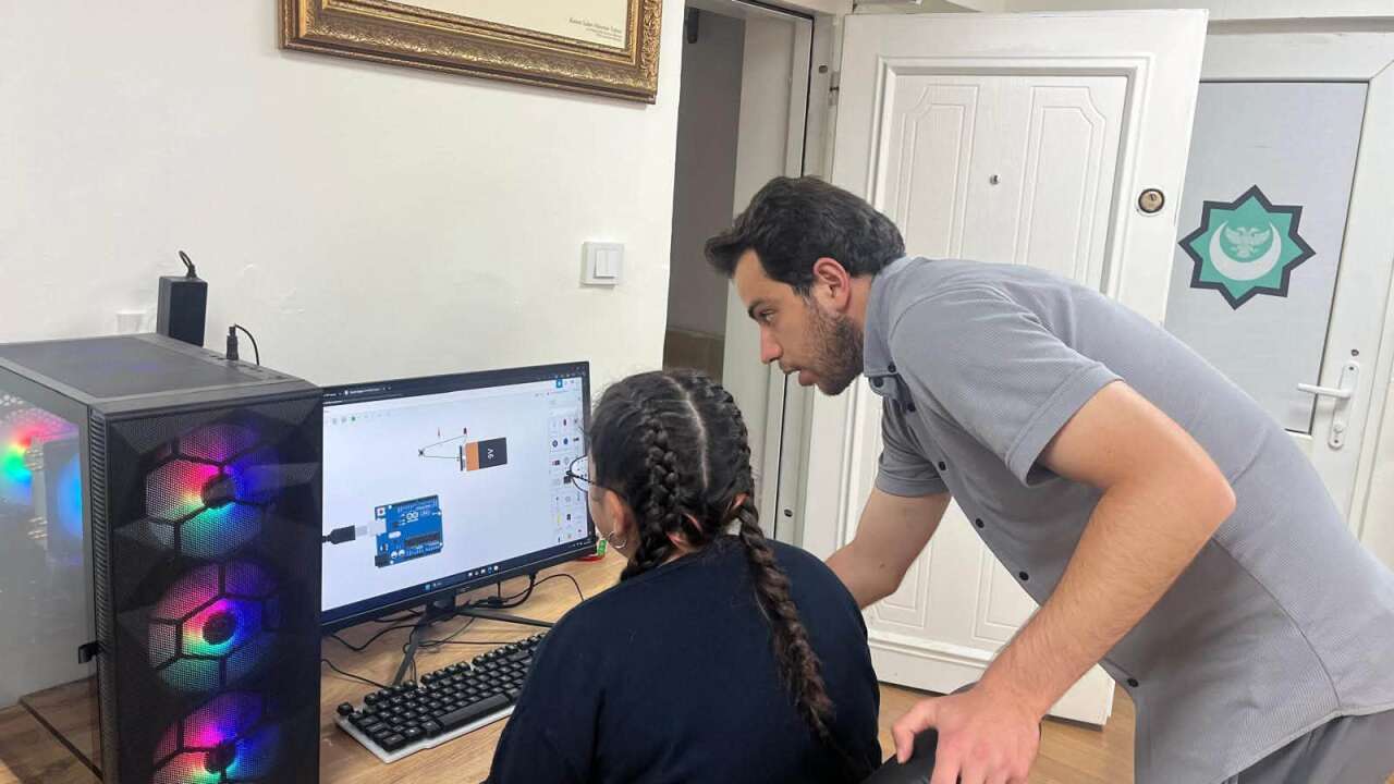 Ülkü Ocakları Yozgat’ta Gençleri Teknolojiyle Geleceğe Hazırlıyor
