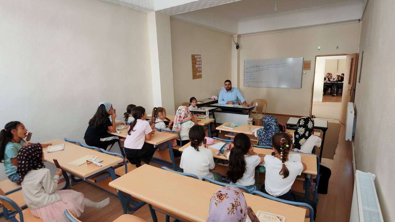 Yozgat Aydıncık Müftüsü Ahmet Polat’tan Yaz Kur’an Kurslarına Ziyaret