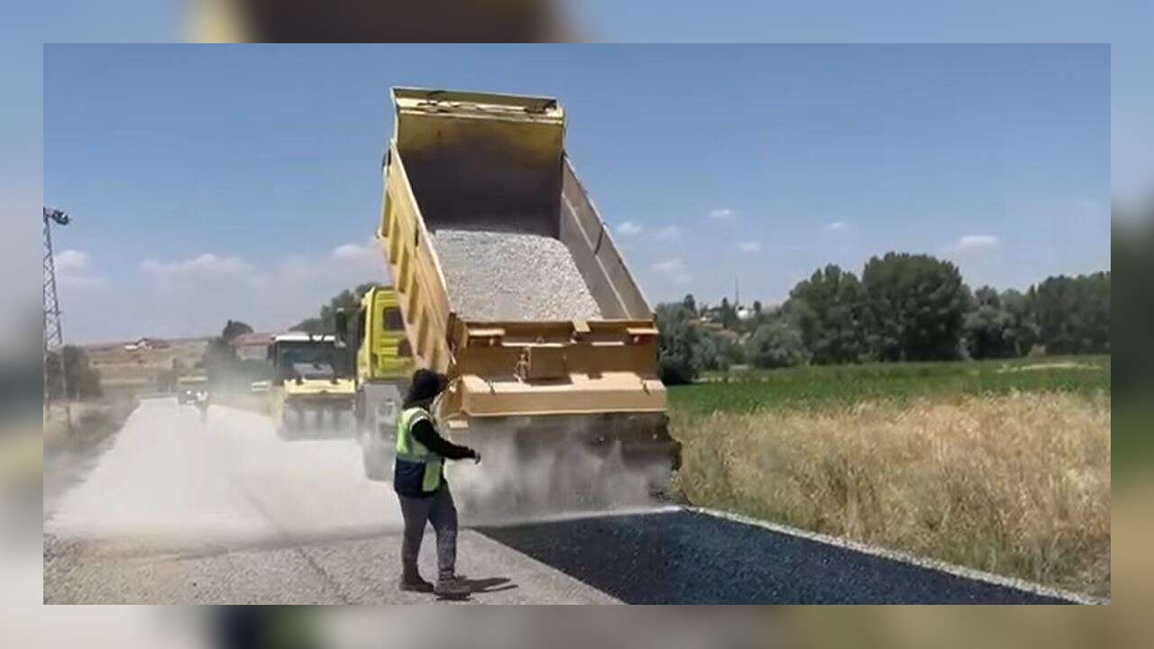 Sarıkaya’da İki Köy Arasındaki Yol Yenileniyor: Asfalt Çalışmalarında Sona Gelindi