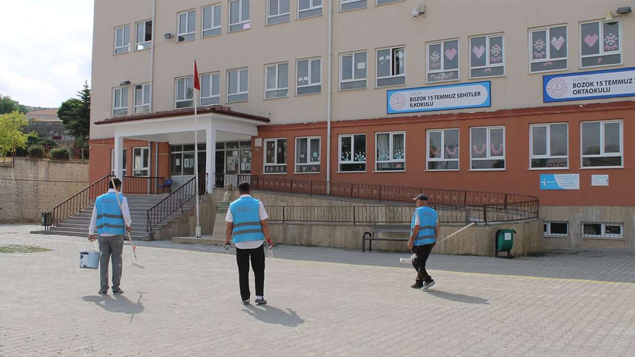 Yozgat’ta Okullar Yeni Döneme Hazırlanıyor: Yükümlüler Bakım ve Temizlik İçin Sahada