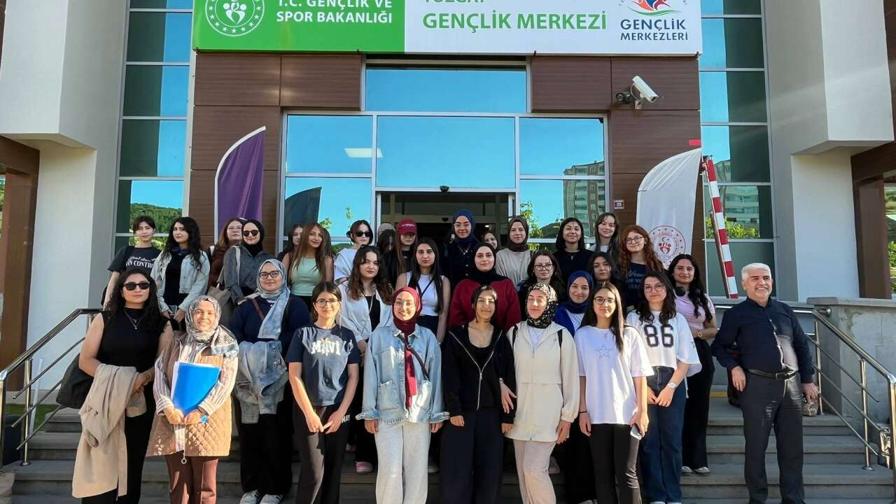 Yozgatlı Gençlerin Rotası Rize: Fındıklı Gençlik Kampı’na Uğurlandılar