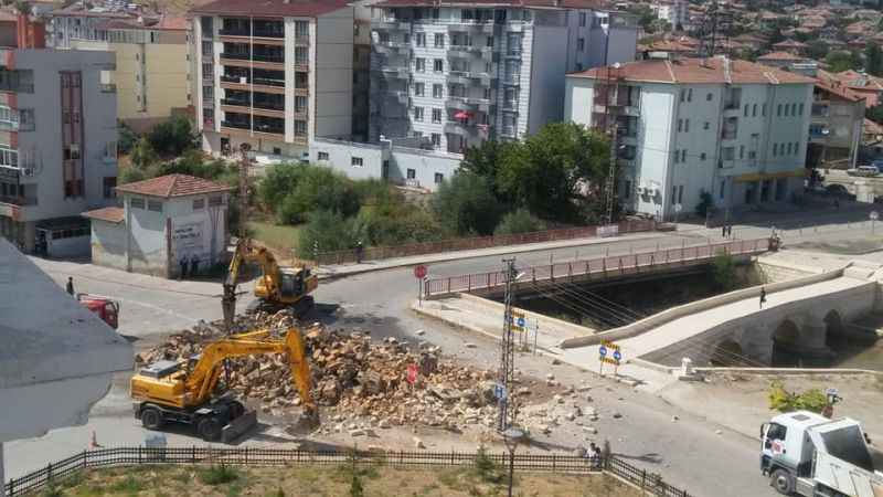 Şefaatli Saat Kulesinde yer değişikliği
