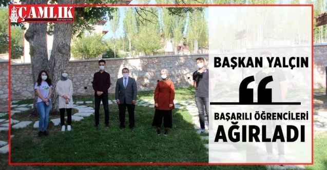 Akdağmadeni Belediye Başkanı Uzm. Dr. Nezih Yalçın, başarılı öğrencileri ağırladı