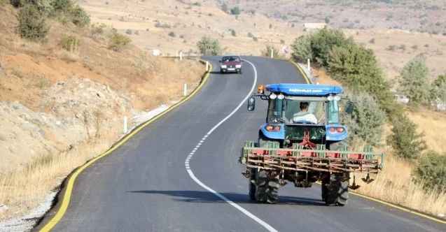 Köy yolları sıcak asfalt ile daha modern hale getiriliyor