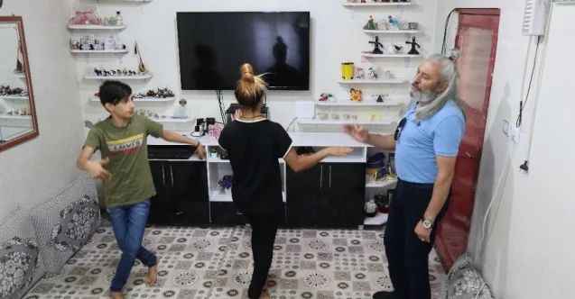 Uzaktan eğitimle vatandaşlara reyhani oyununu öğretiyor