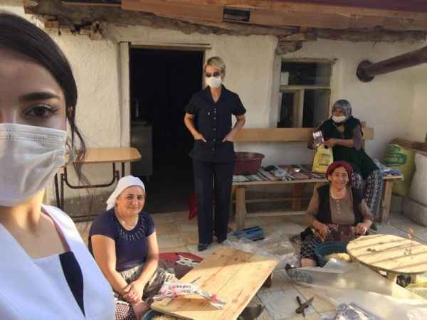 Bahadın’da karanfiller  Yaşlı Gönüllerde açtı!