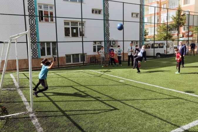 Vali Polat penaltıyı kaçırdı!