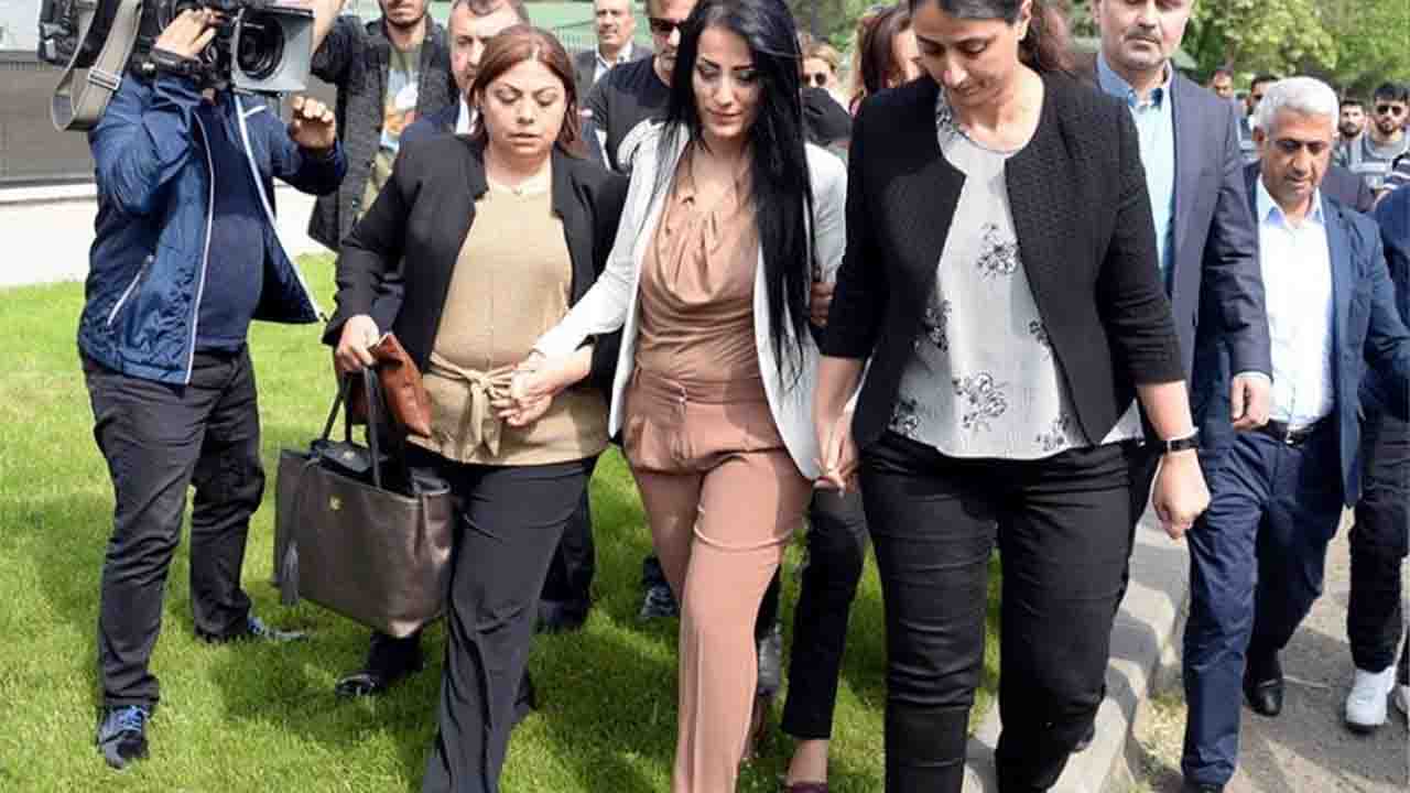 Beyaz Show Ayşe Çelik Öğretmen