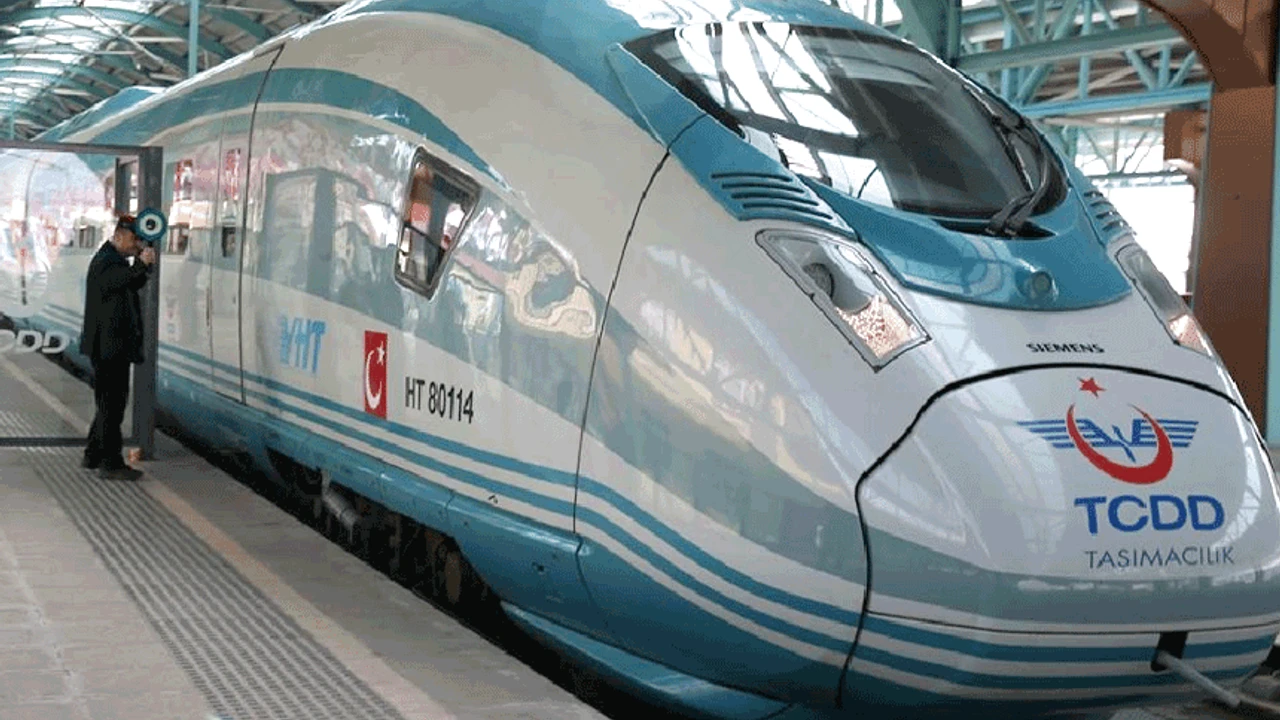 2025 Hızlı Tren Bilet Fiyatları (Yht Yeni Tarifesi) Tcdd Zamlı Fiyatlar Açıklandı! Yüksek Hızlı Tren Ücreti Ne Kadar V (1)