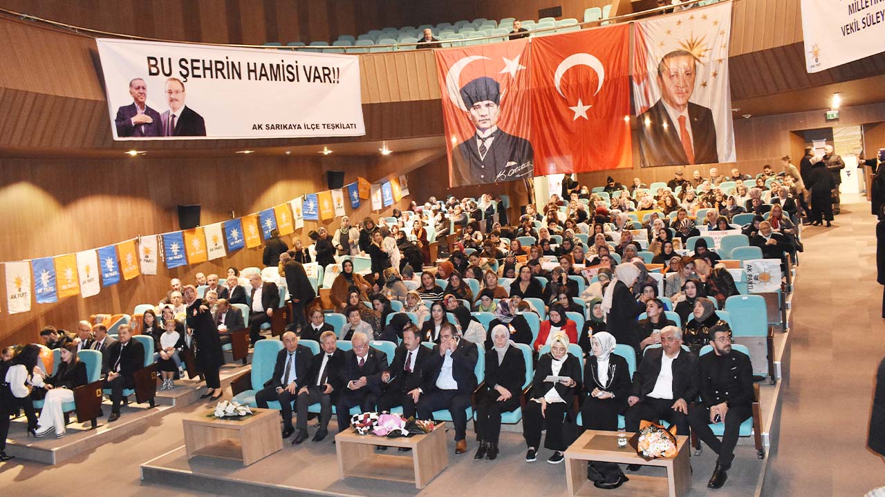 Ak Parti̇ Kadin Kollari (7)