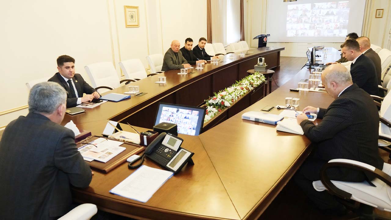 Vali Toplantı (1)