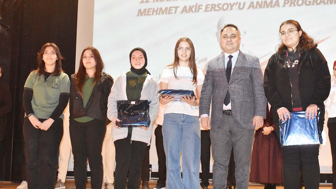 12 Mart İsti̇klal Marşi (6)