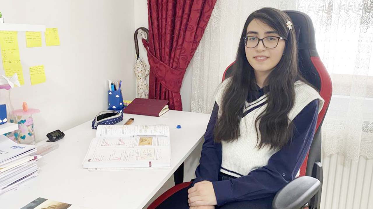 Ilayda Icik (2)