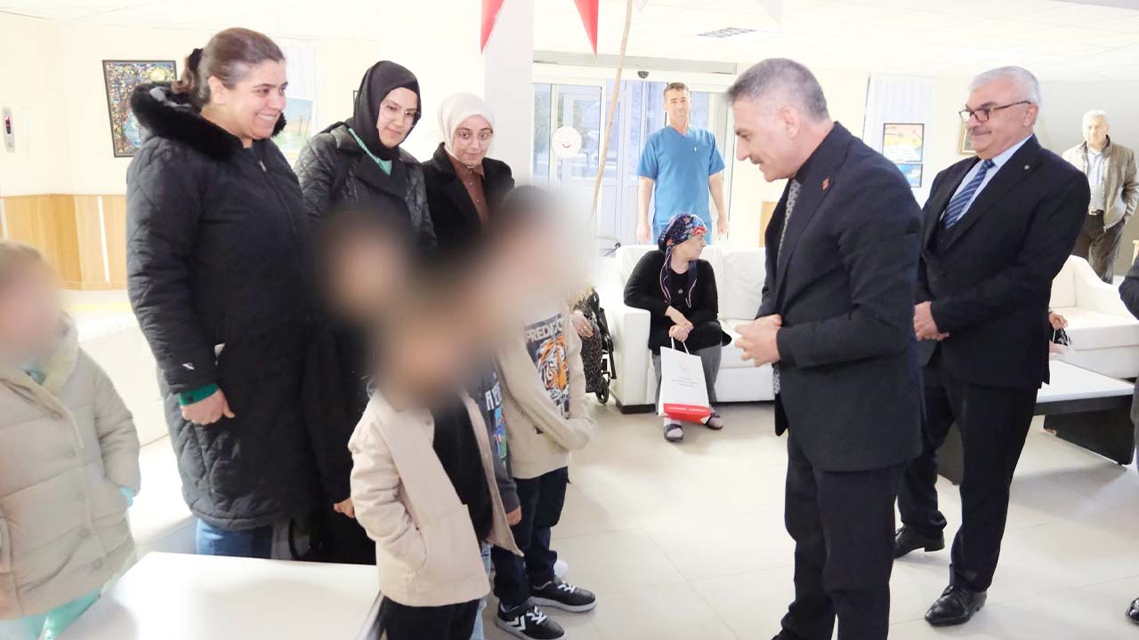 Vali Özkan Yaşlılar Haftası (1)