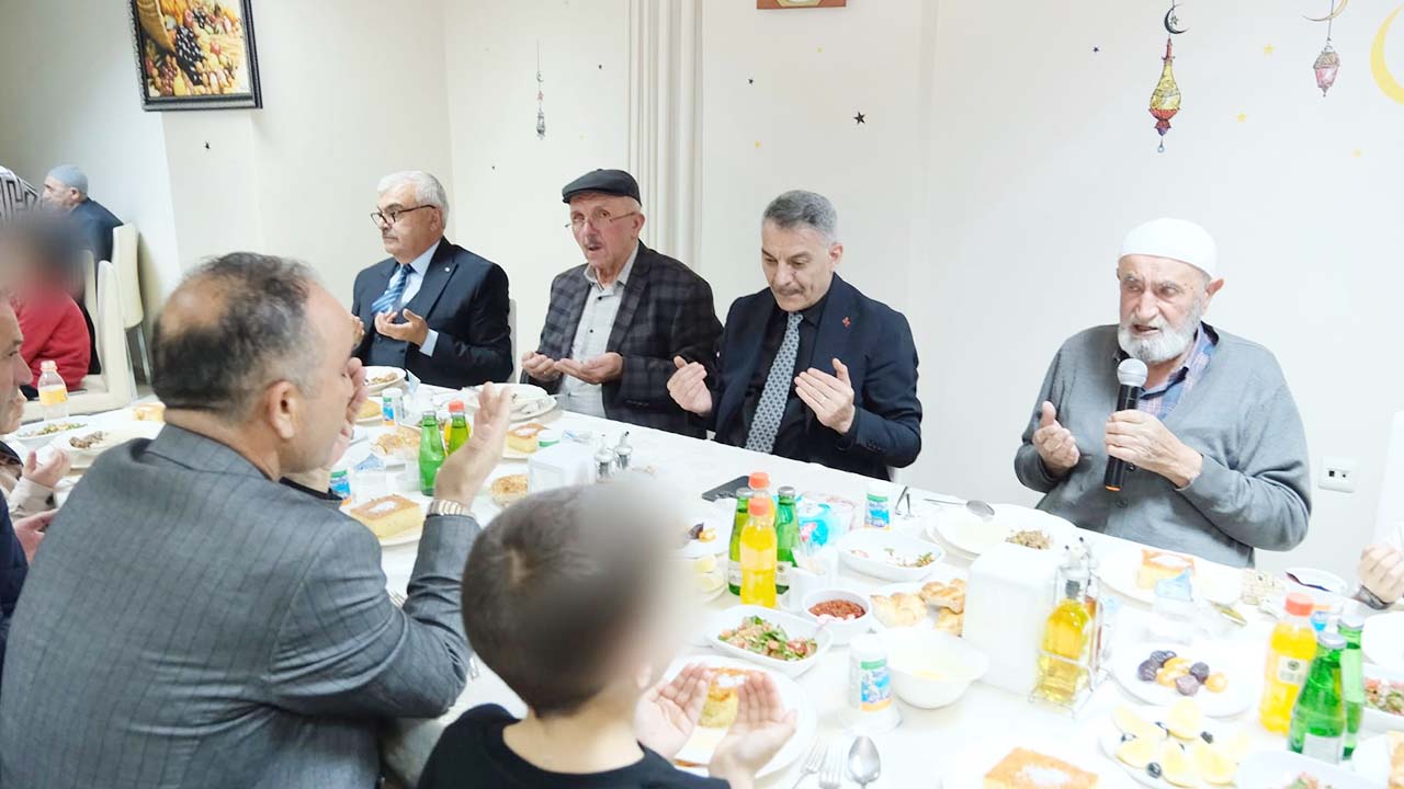 Vali Özkan Yaşlılar Haftası (2)