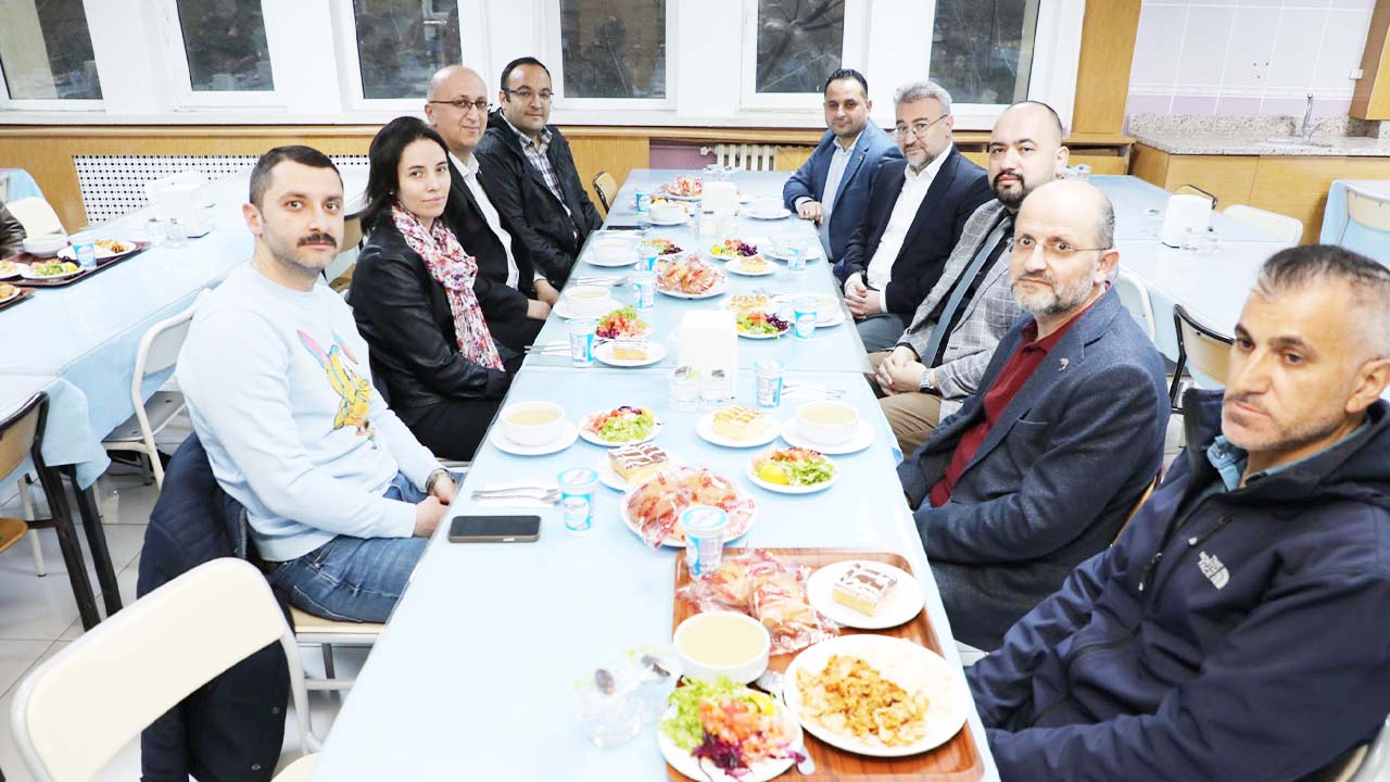 Yobü Meslek Yüksekokulu Iftar (6)