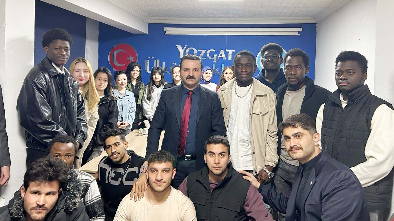 Ülkü Ocakları Yabancı (2)