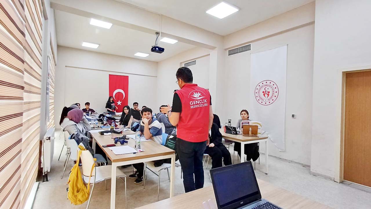 Gençlik Merkezi Ali Sapmaz (4)