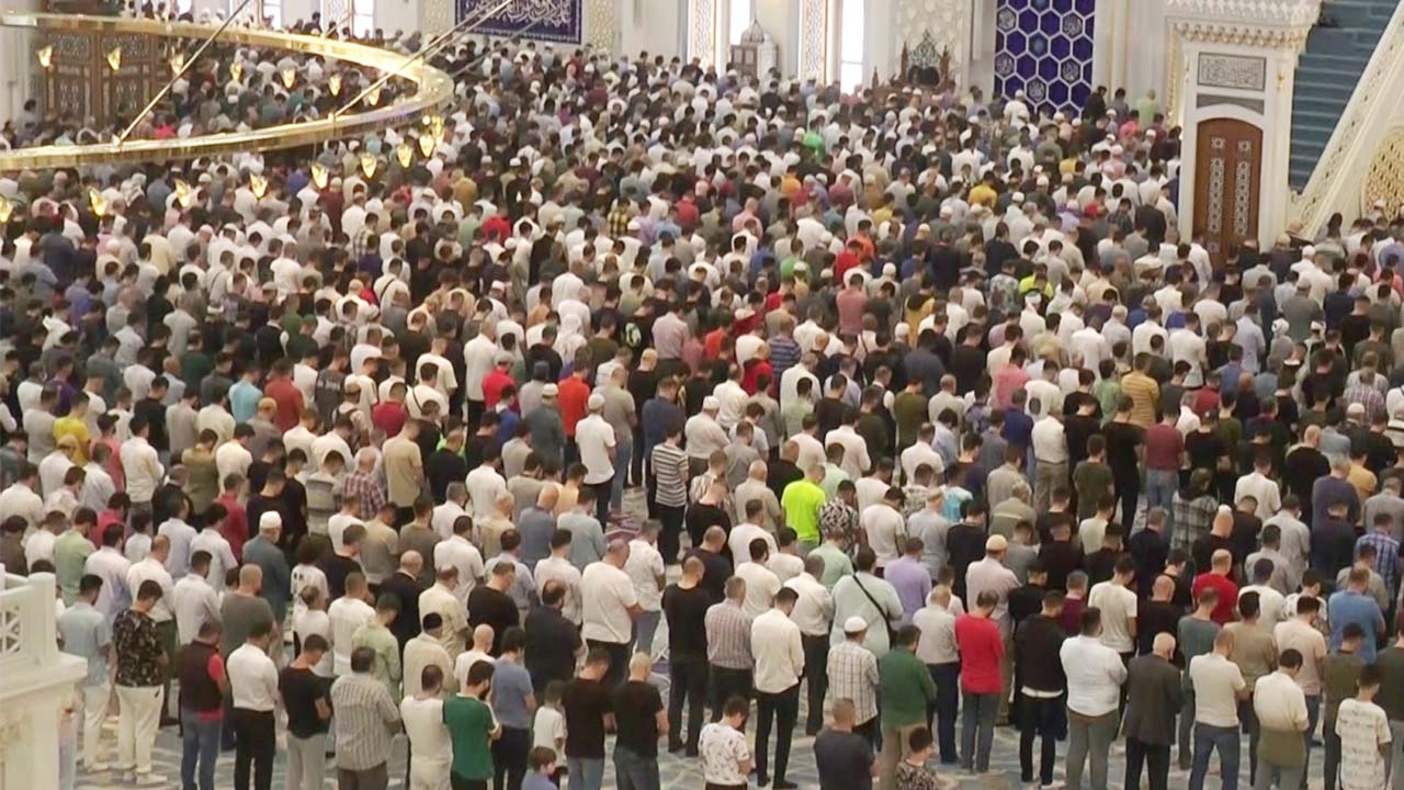 Mübarek Ay (1)