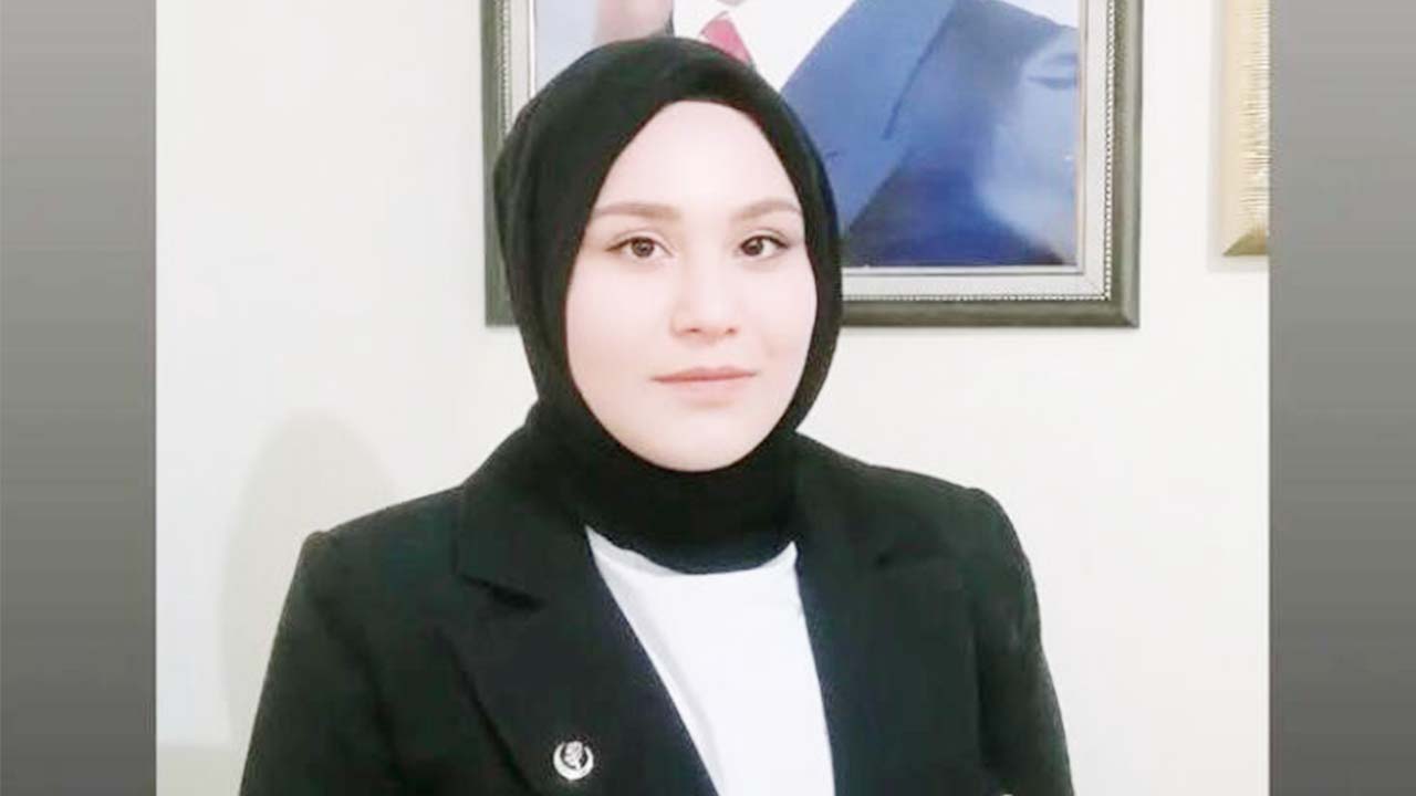 Özlem Çevik (2)