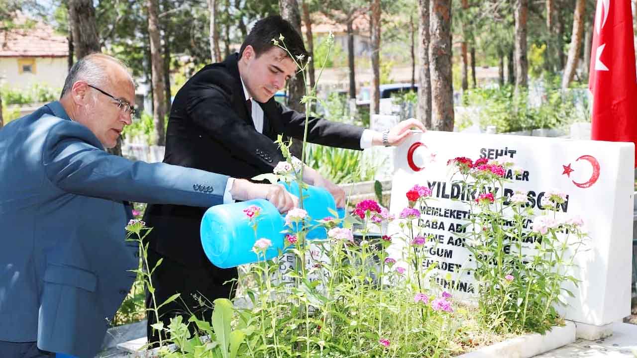 Cekerek Belediyesi Bayram Kabir Ziyareti 3