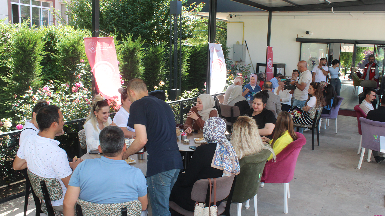 Aile Cafe 1