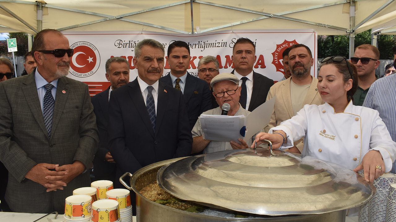 Aşure Etki̇ni̇lği̇ Meydan 1