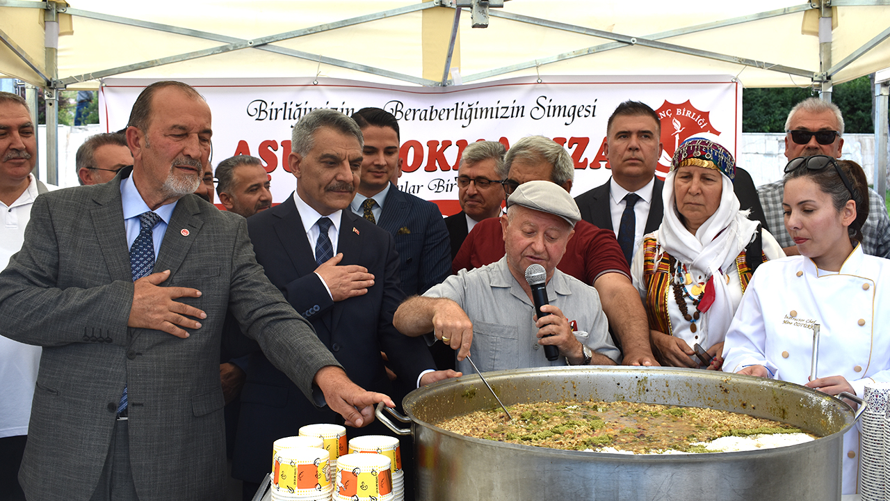 Aşure Etki̇ni̇lği̇ Meydan 5