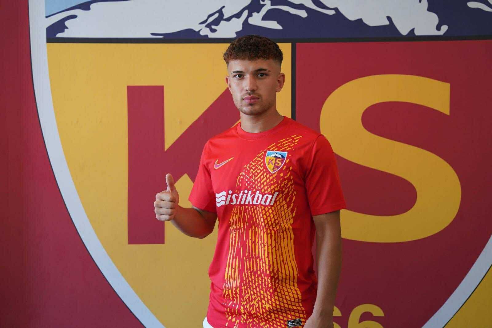 Necip Özer