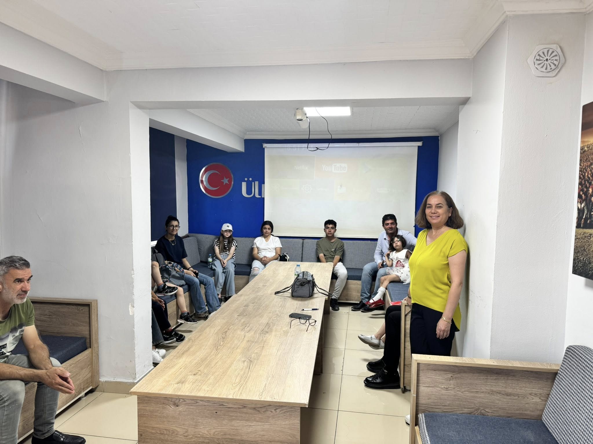 Ülkü Ocaklari İngi̇li̇zce