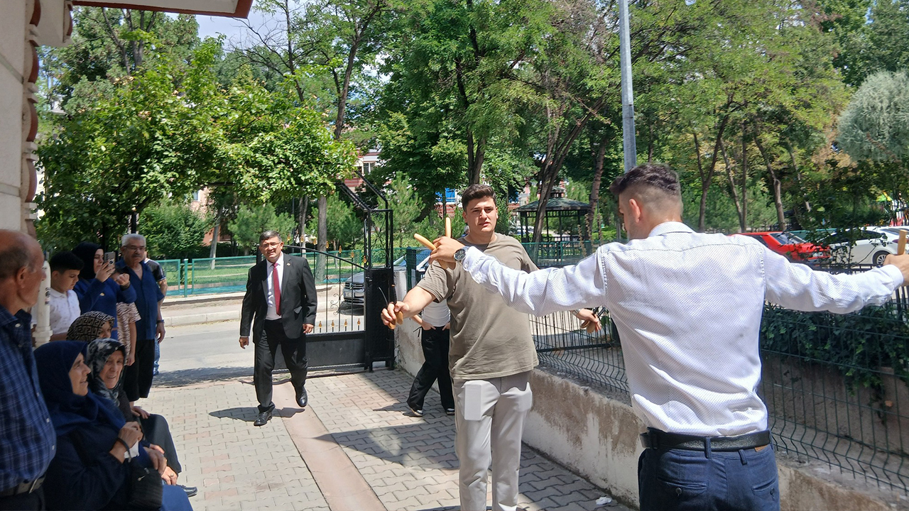 Bayrak Dikme 3