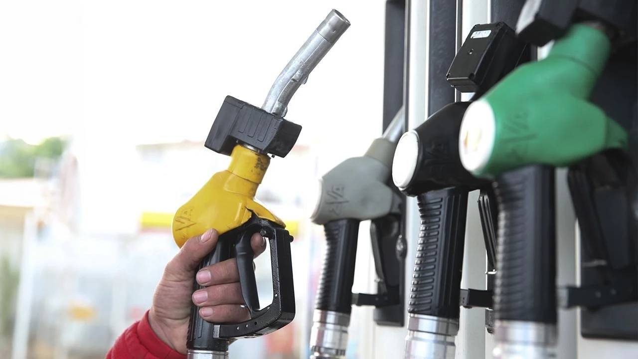 Motorine Gece Yarısından İtibaren 2,05 Tl Zam Geliyor