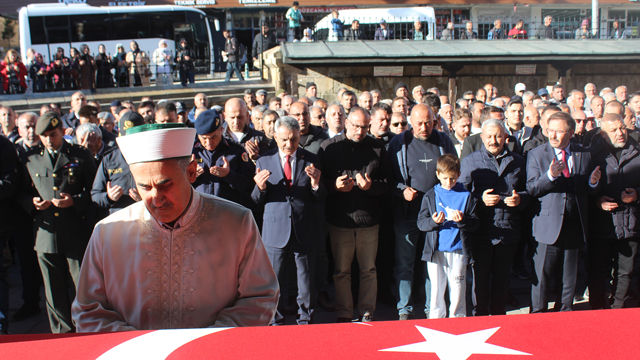 Askeri Törenle Uğurlandı (3)