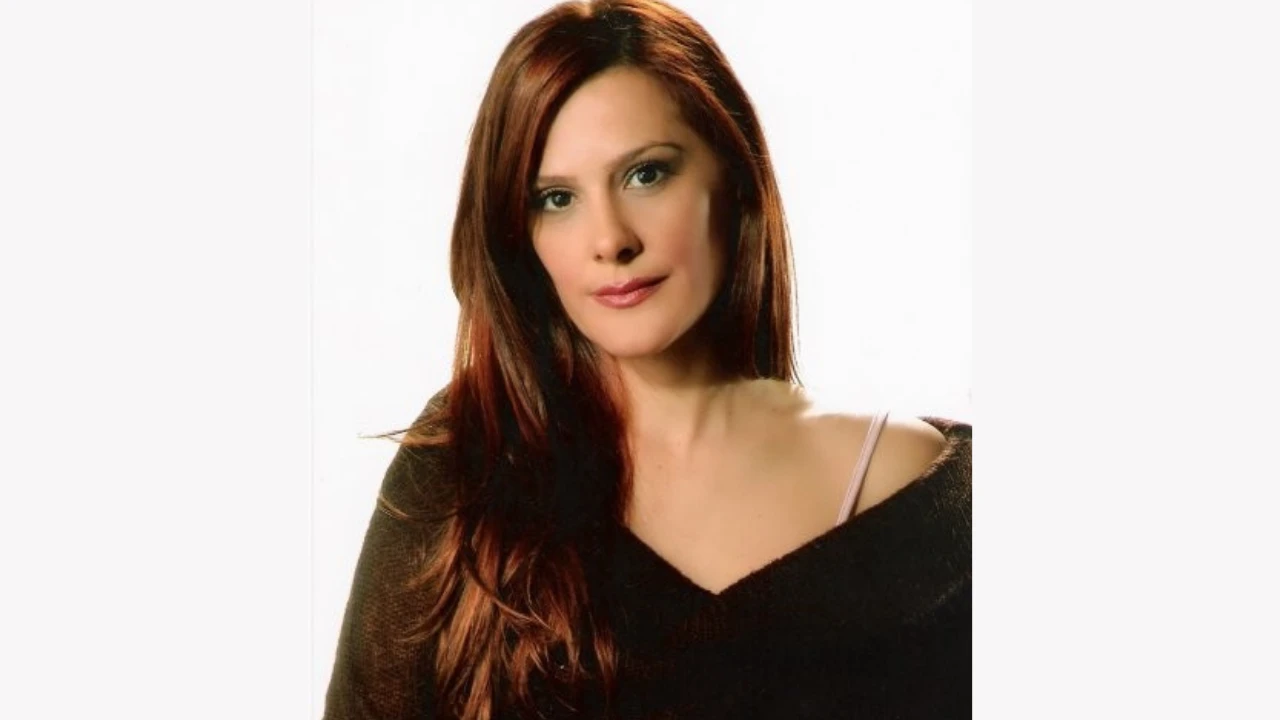 Ayça Mutlugil Kimdir-1