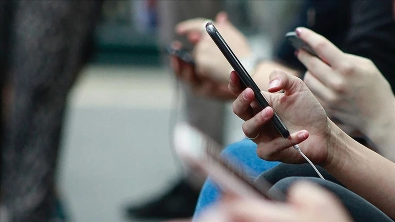 Cep Telefonu Ve Tütün Ürünlerinde Yeni Ötv Düzenlemesi Yürürlükte