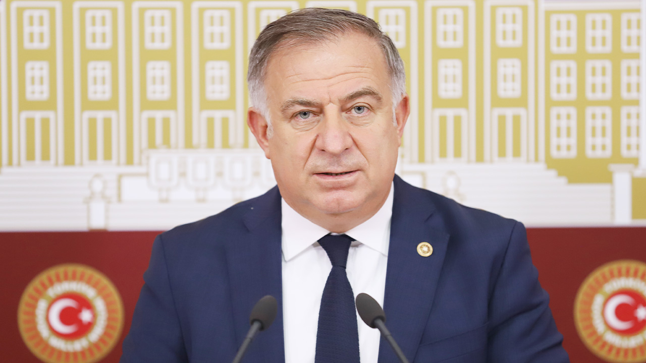 Gökhan Zeybek