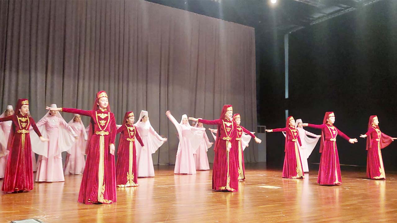 Halk Oyunları Şenliği Üniversite (6)